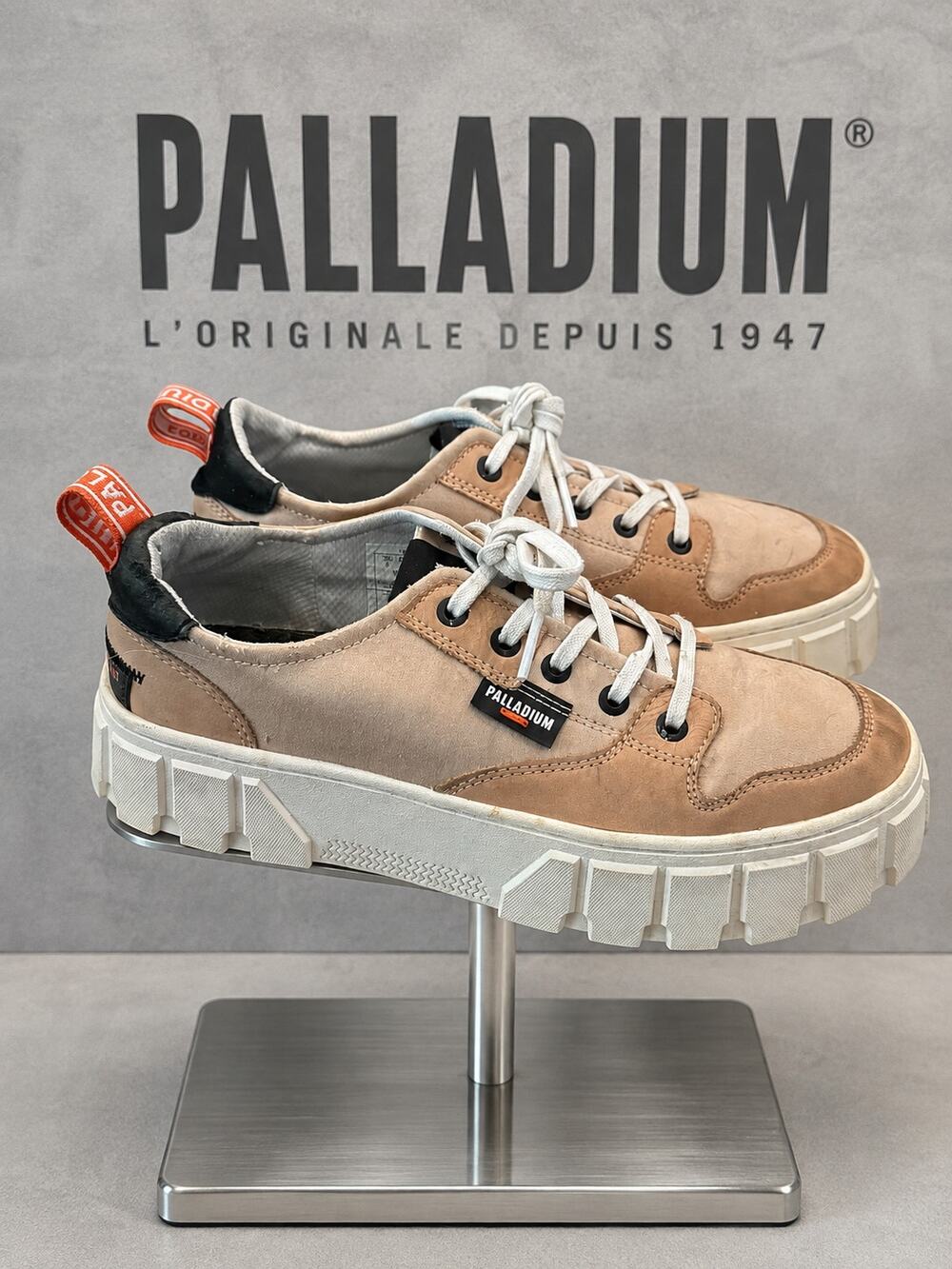 Palladium Pallatower Lo Nude Dust Leather Sneakers Women’s 9